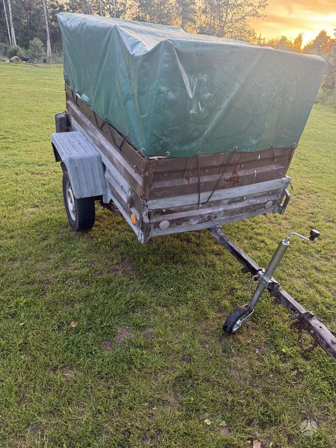 KTS KMZ 8136, passenger car trailers
