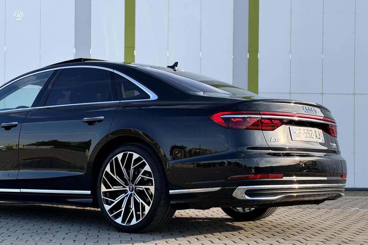 Audi A8, 3.0 l., Седан