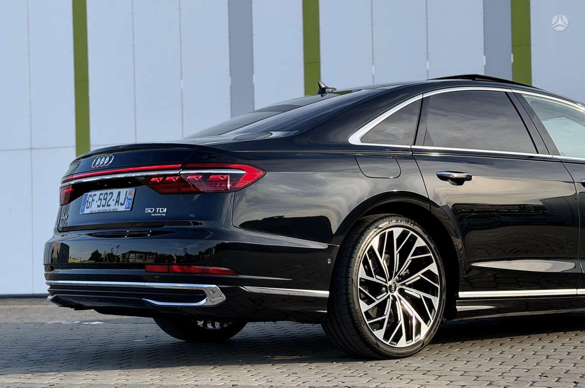 Audi A8, 3.0 l., Седан