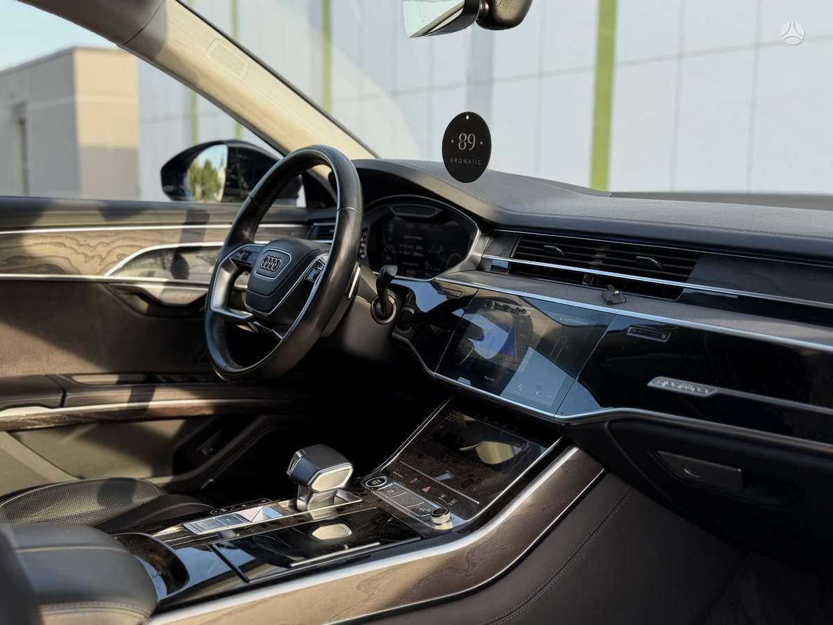 Audi A8, 3.0 l., Седан