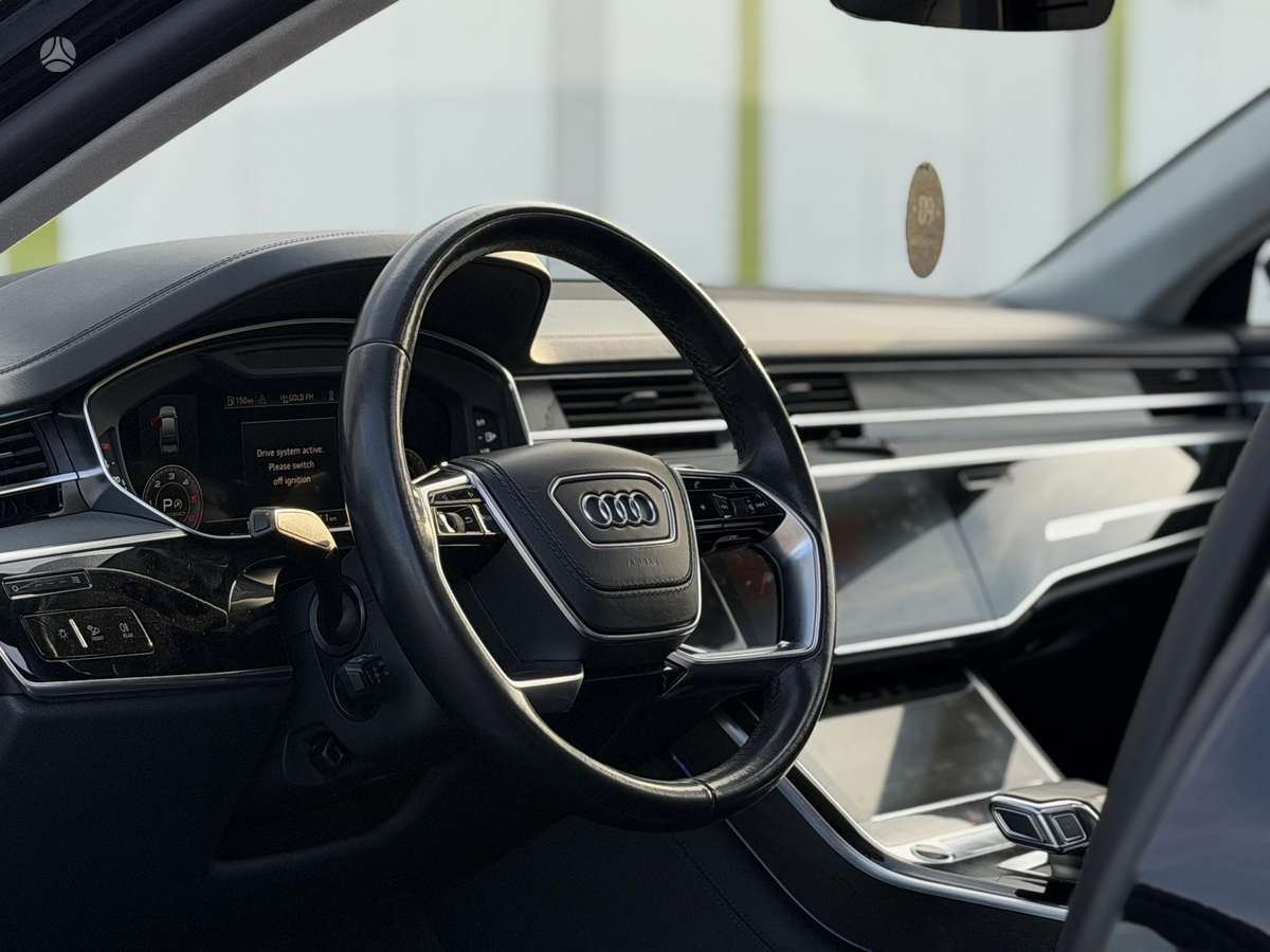 Audi A8, 3.0 l., Седан