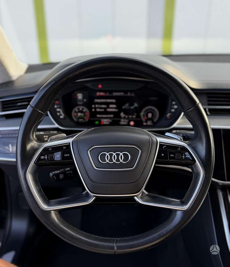 Audi A8, 3.0 l., Седан