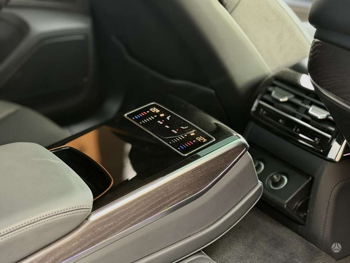 Audi A8, 3.0 l., Седан