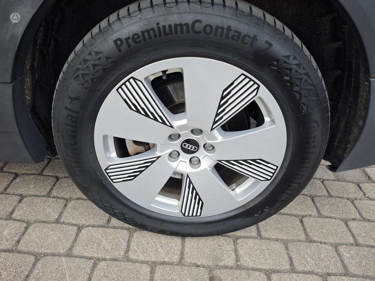 Audi e-tron, 95 kWh, off-road / crossover