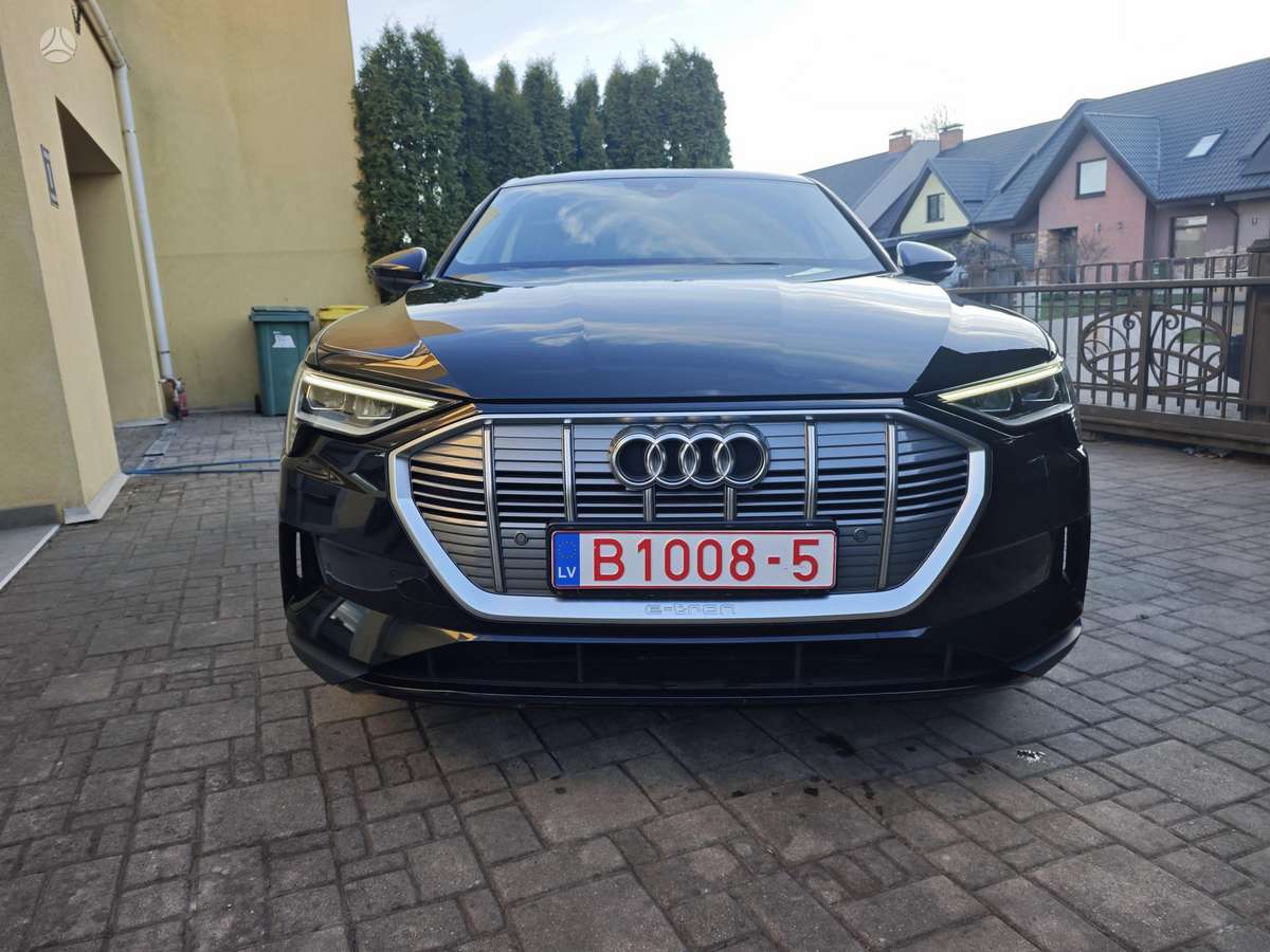 Audi e-tron, 95 kWh, off-road / crossover