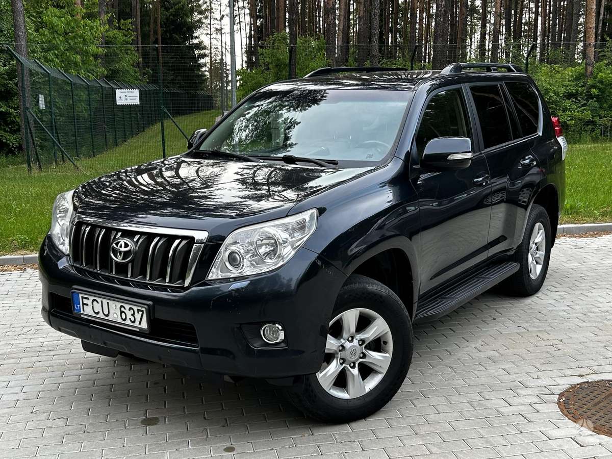 Toyota Land Cruiser - 1