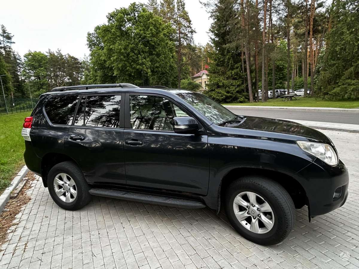 Toyota Land Cruiser - 4