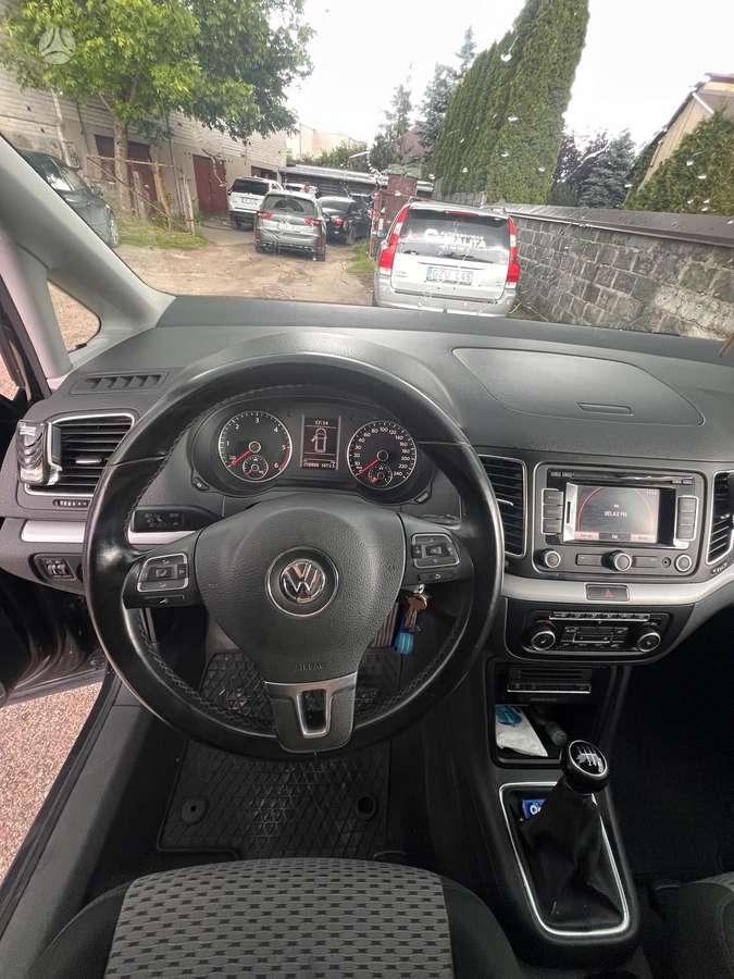 Volkswagen Sharan - 8