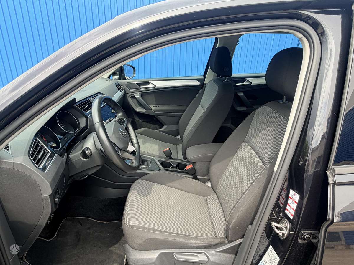 Volkswagen Tiguan - 9