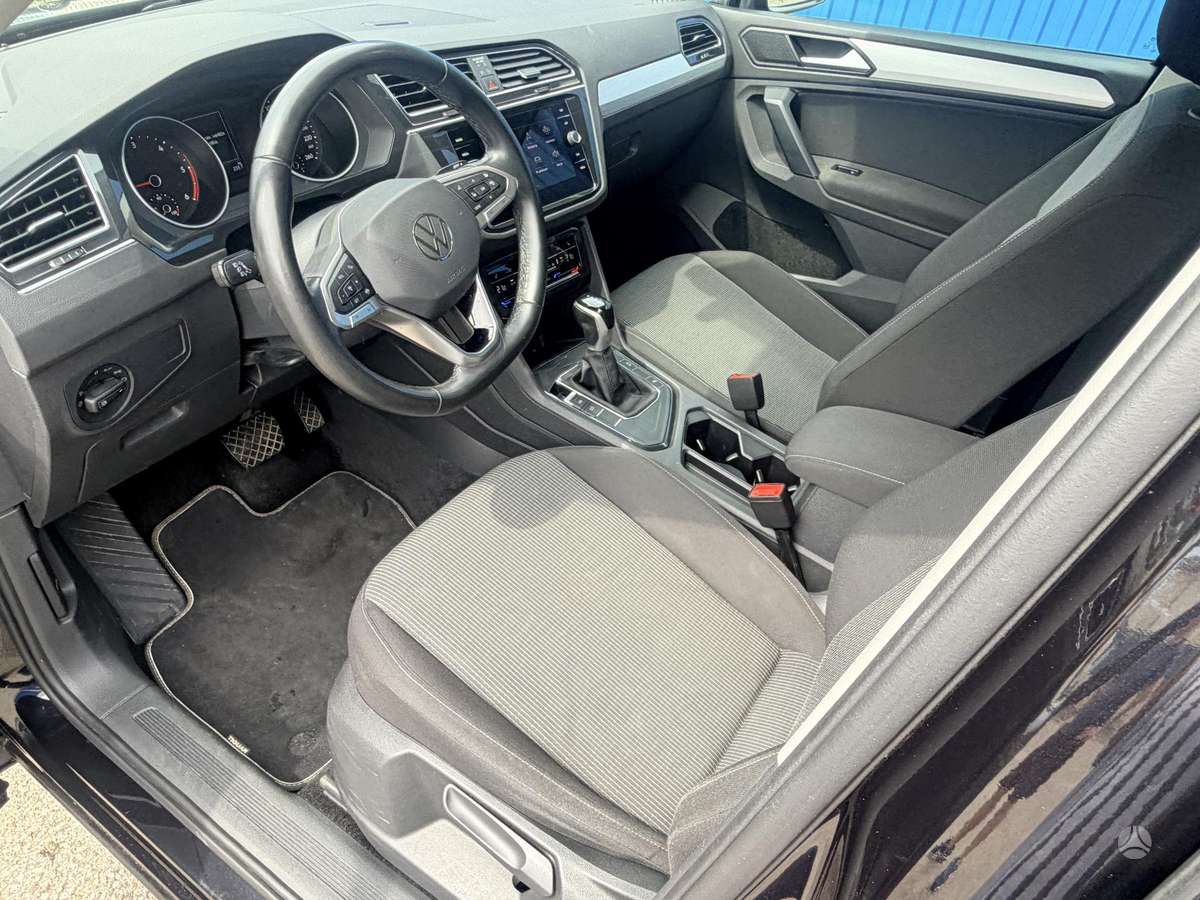 Volkswagen Tiguan - 10