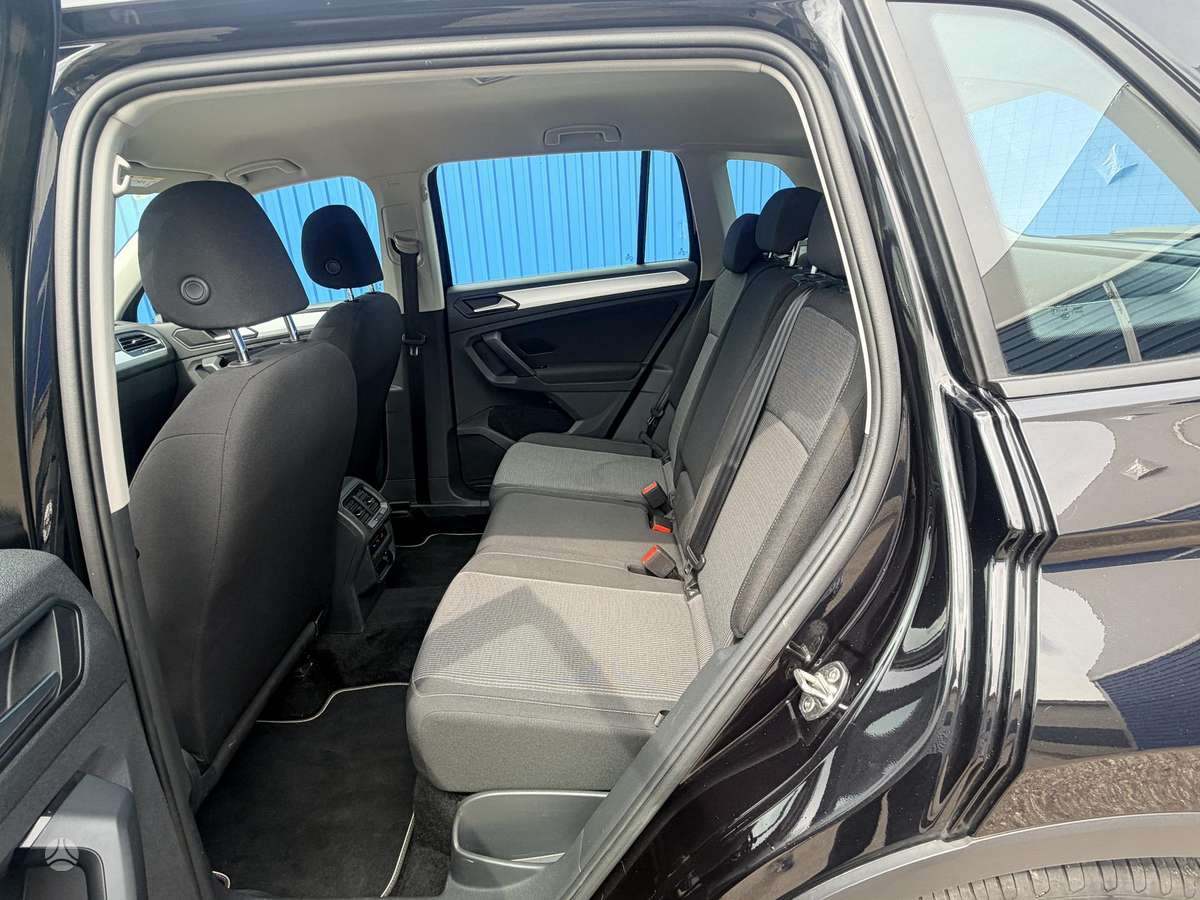 Volkswagen Tiguan - 11