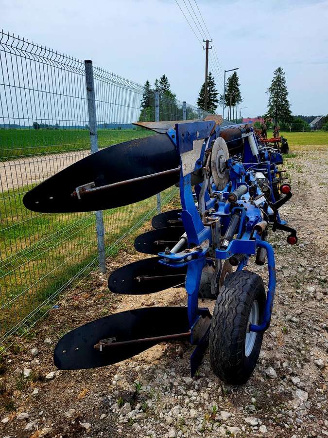 Överum 4x4 VARI FLEX CX, плуги