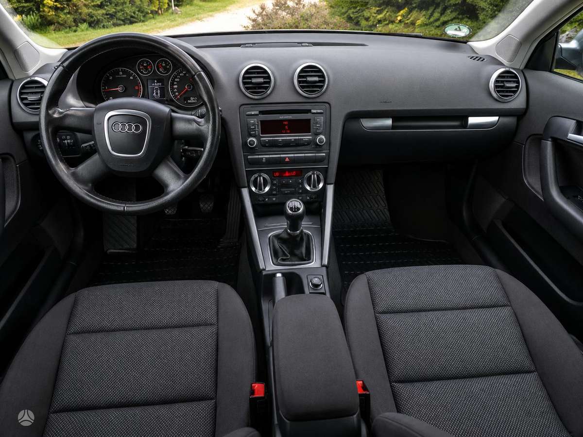 Audi A3, 1.6 l., hatchback