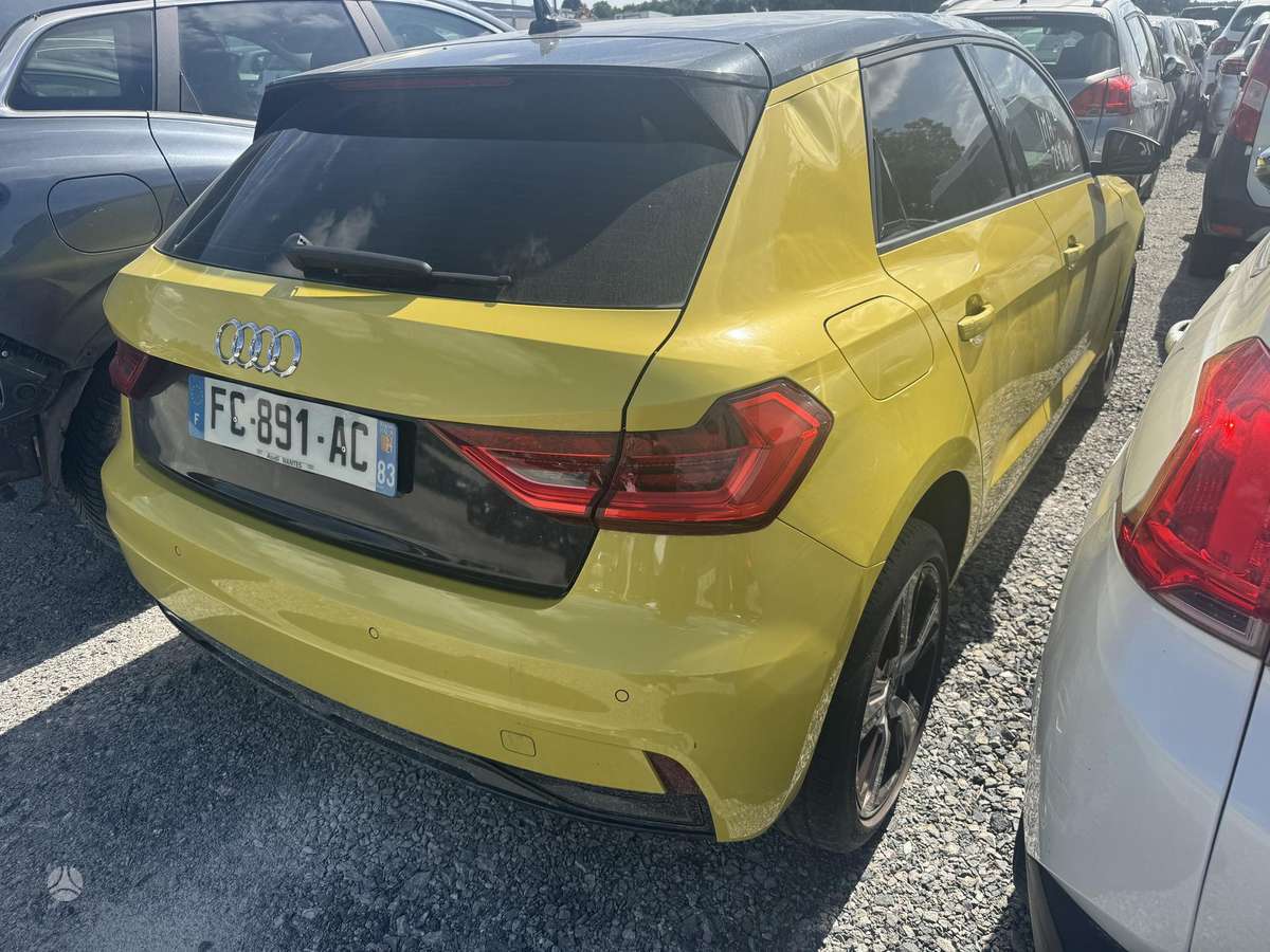 Audi A1, 1.0 l., hatchback