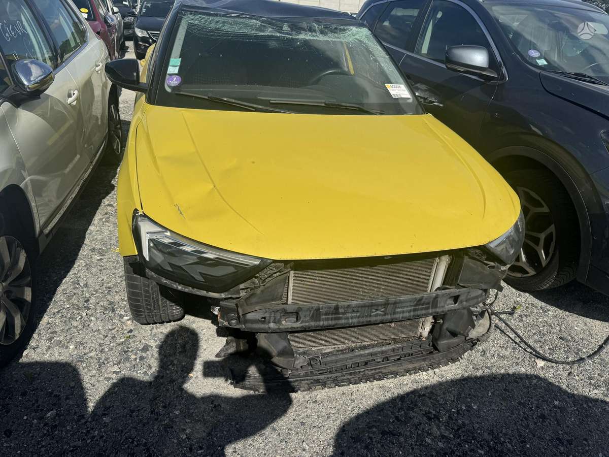 Audi A1, 1.0 l., hatchback