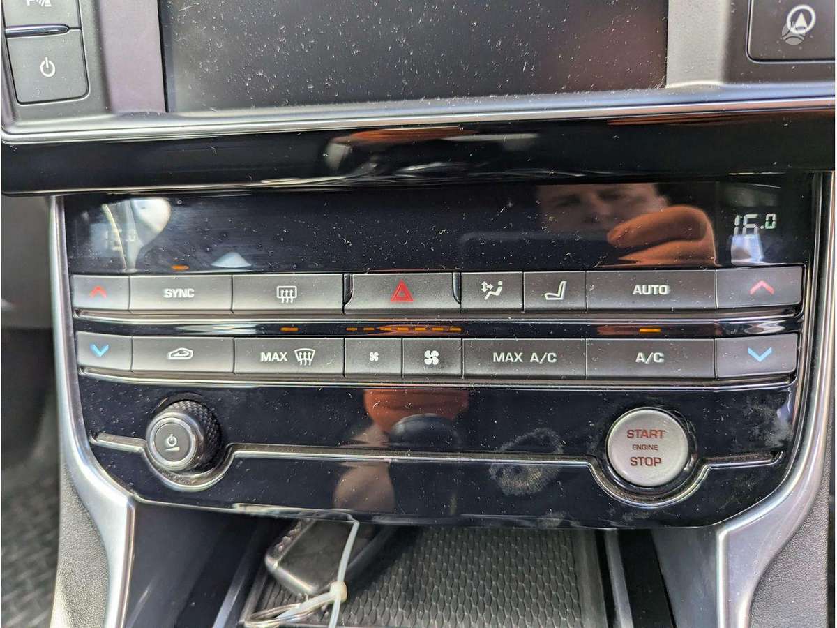Jaguar XE двигатель
