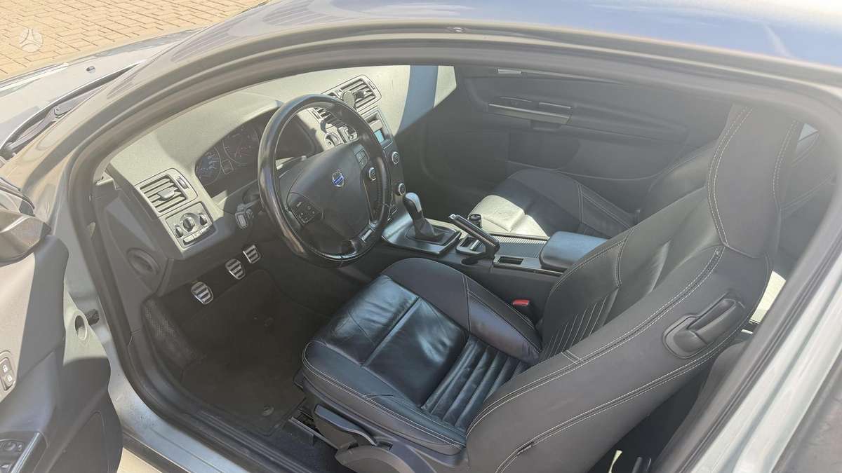 Volvo C30, 1.6 l., hatchback