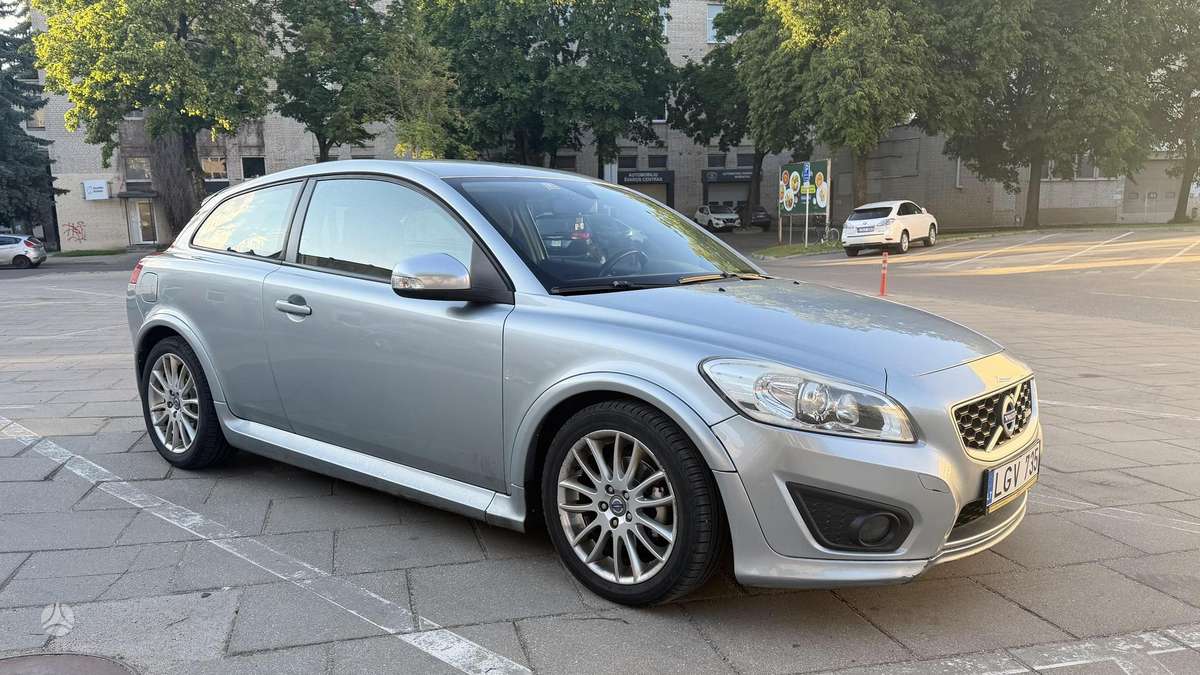 Volvo C30, 1.6 l., hatchback