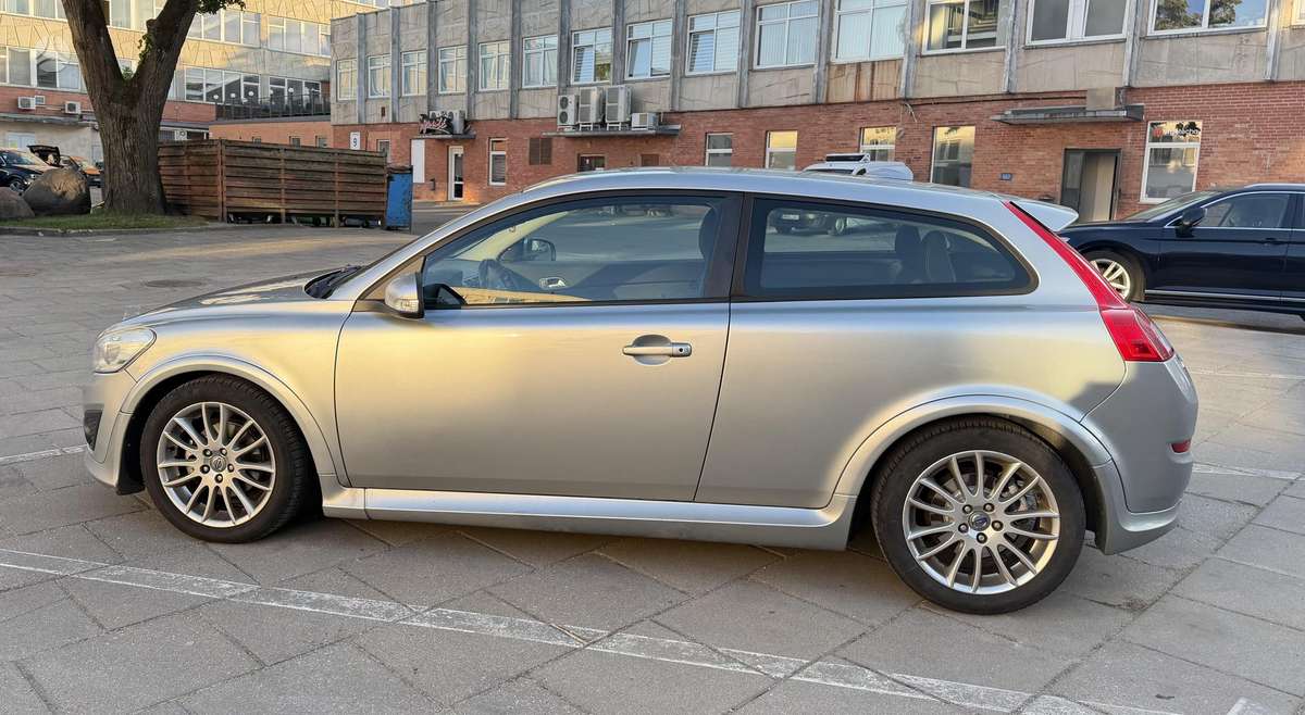 Volvo C30, 1.6 l., hatchback