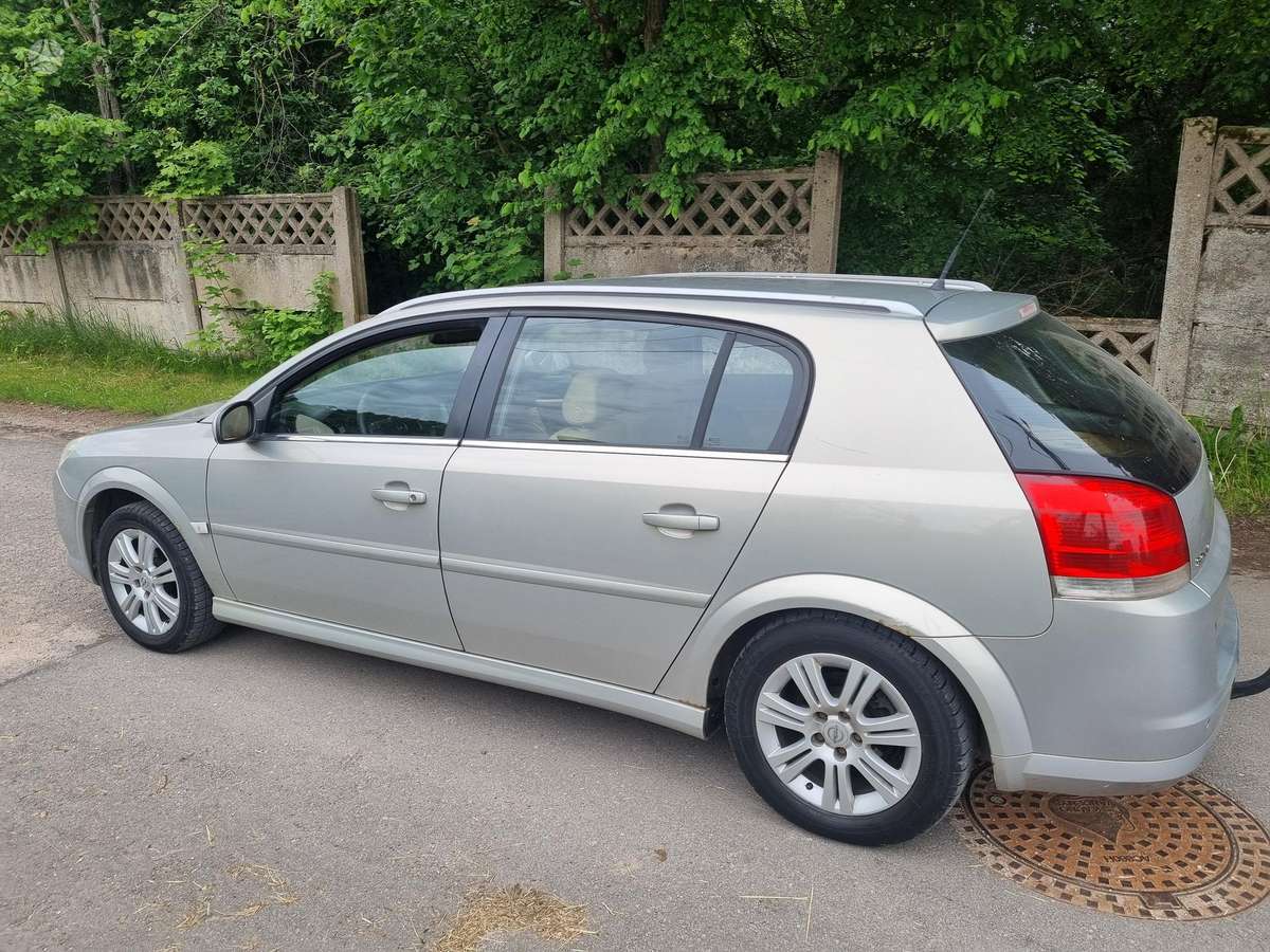 Opel Signum, 2.2 l., hatchback