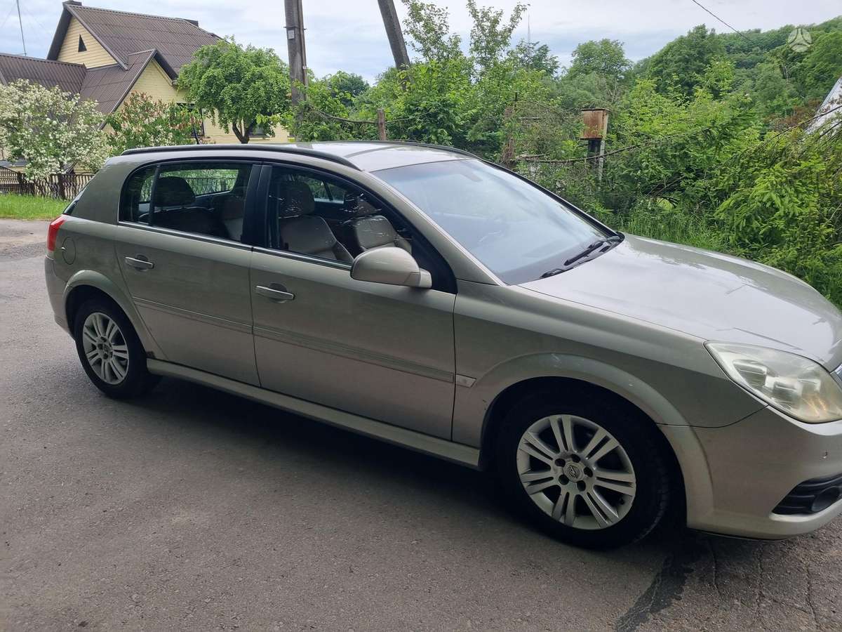 Opel Signum, 2.2 l., hatchback