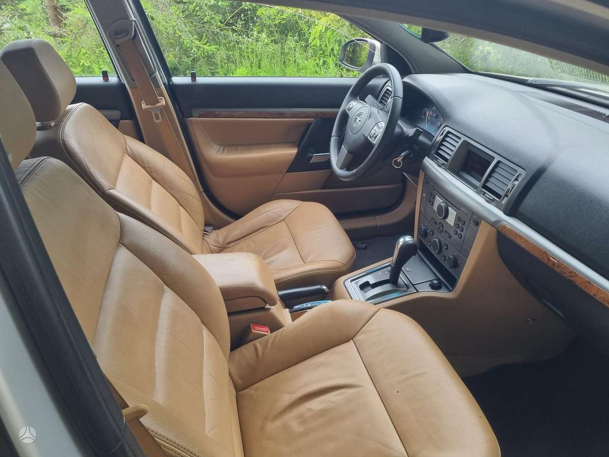Opel Signum, 2.2 l., hatchback
