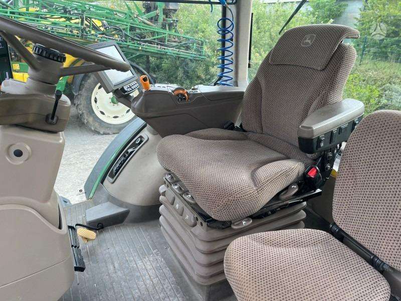 John Deere 8270R, tractors
