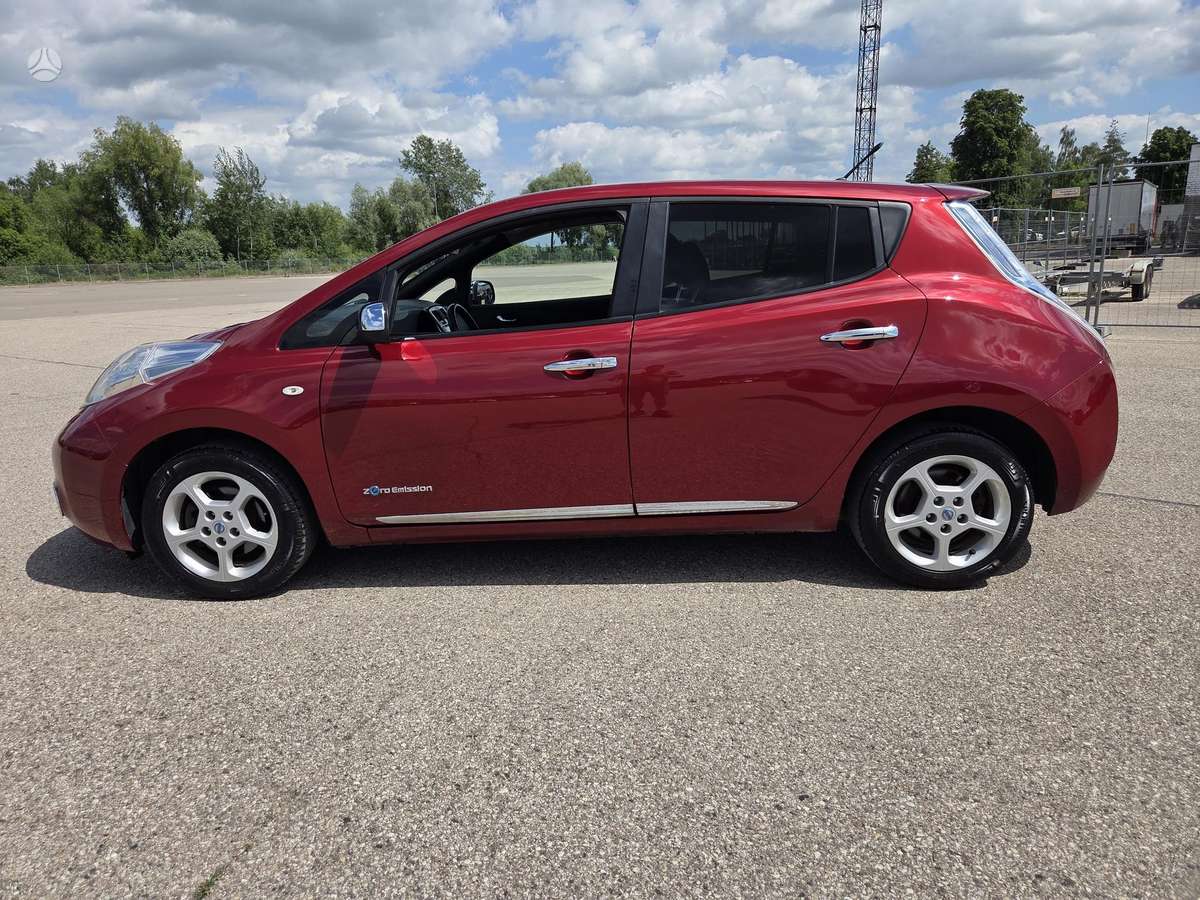 Nissan Leaf, hatchback