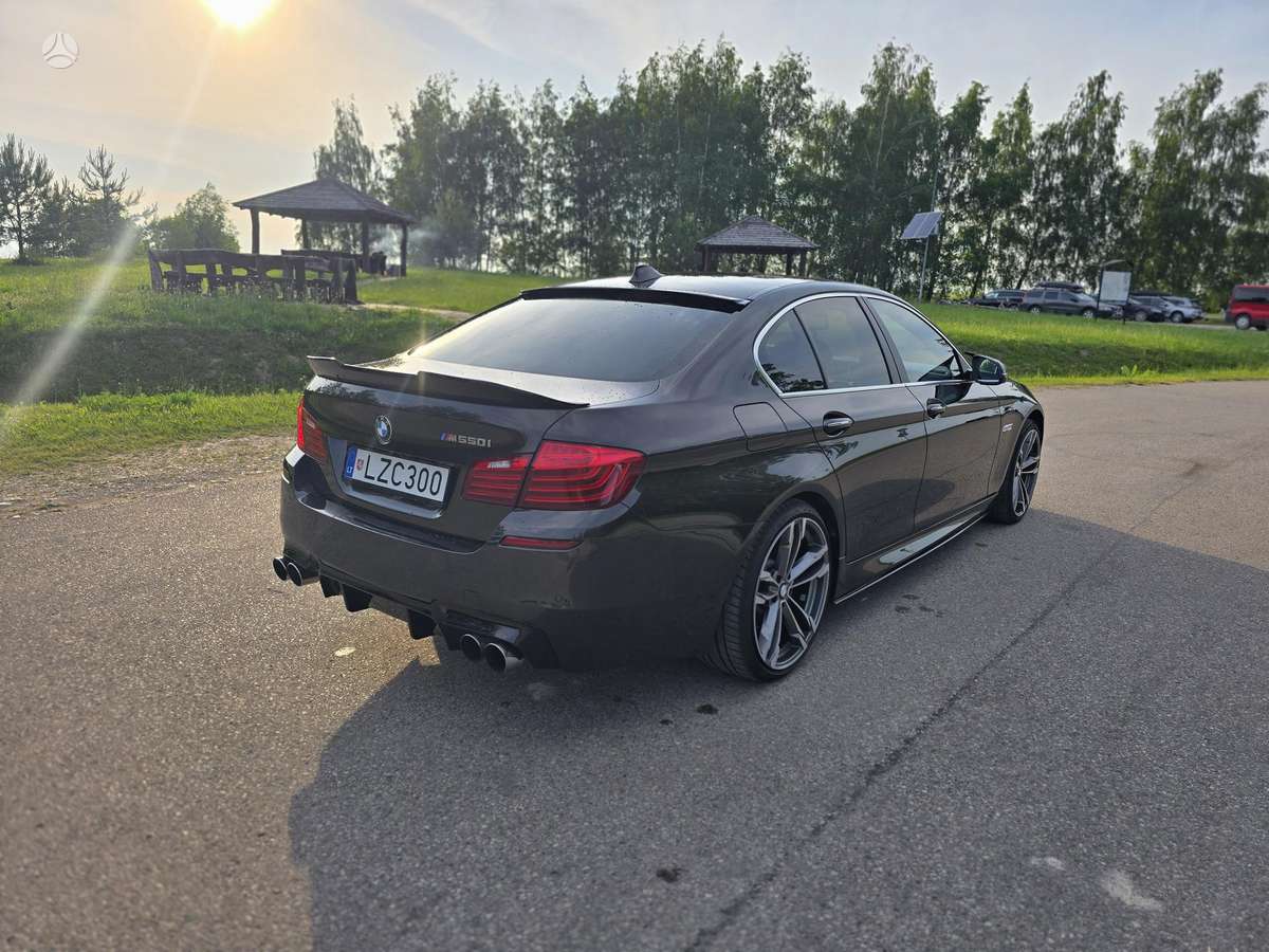 BMW 550, 4.4 l., Седан