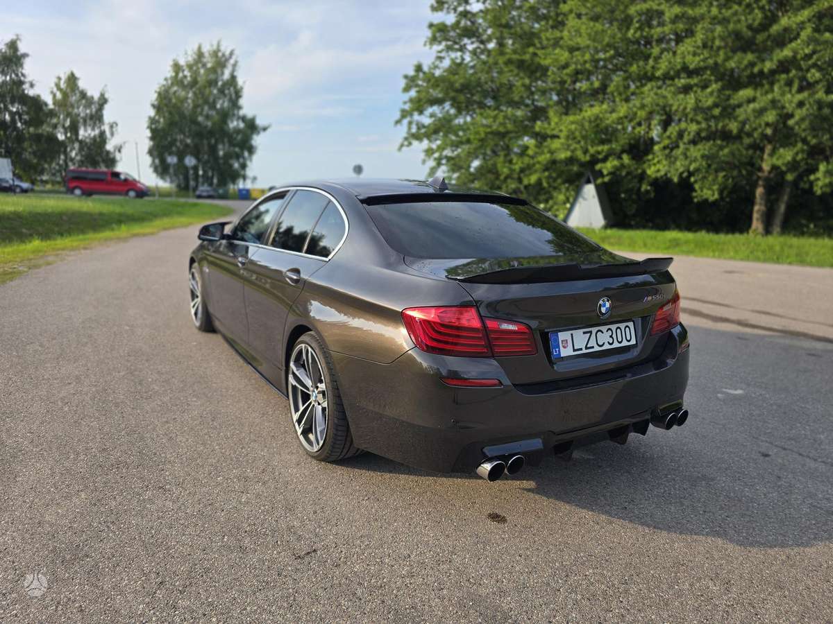 BMW 550, 4.4 l., Седан