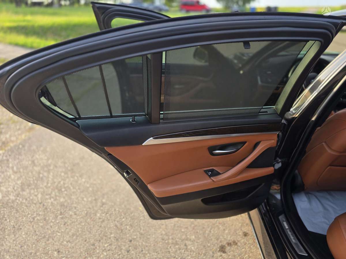 BMW 550, 4.4 l., Седан