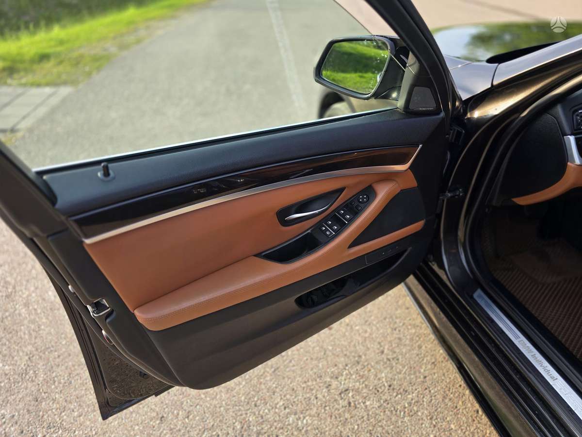 BMW 550, 4.4 l., Седан