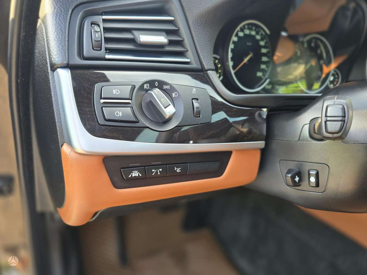 BMW 550, 4.4 l., Седан