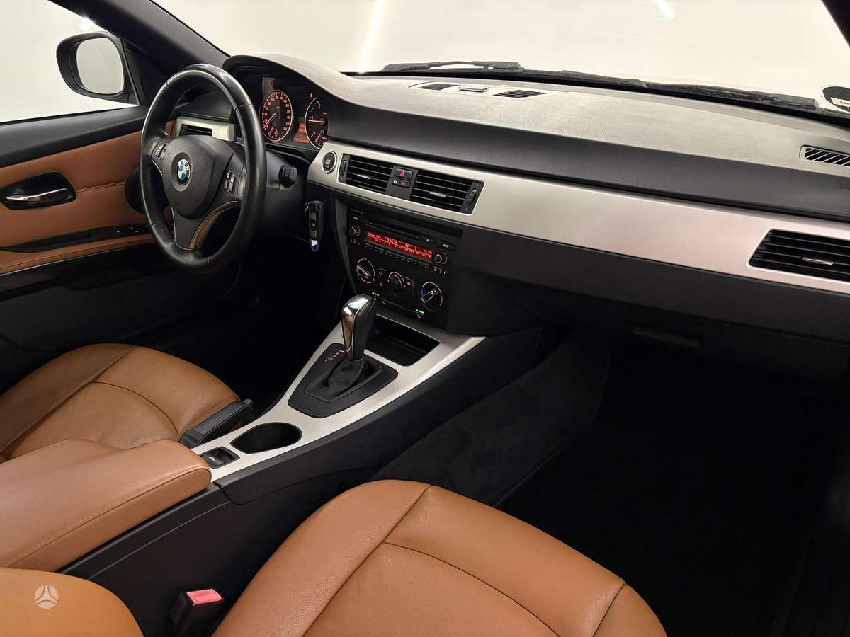 BMW 320, 2.0 l., convertible