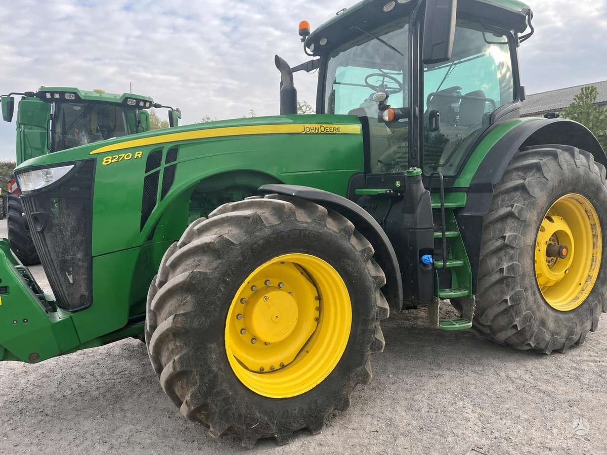John Deere 8270R, тракторы