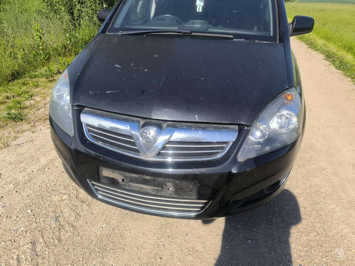 Opel Zafira dalimis