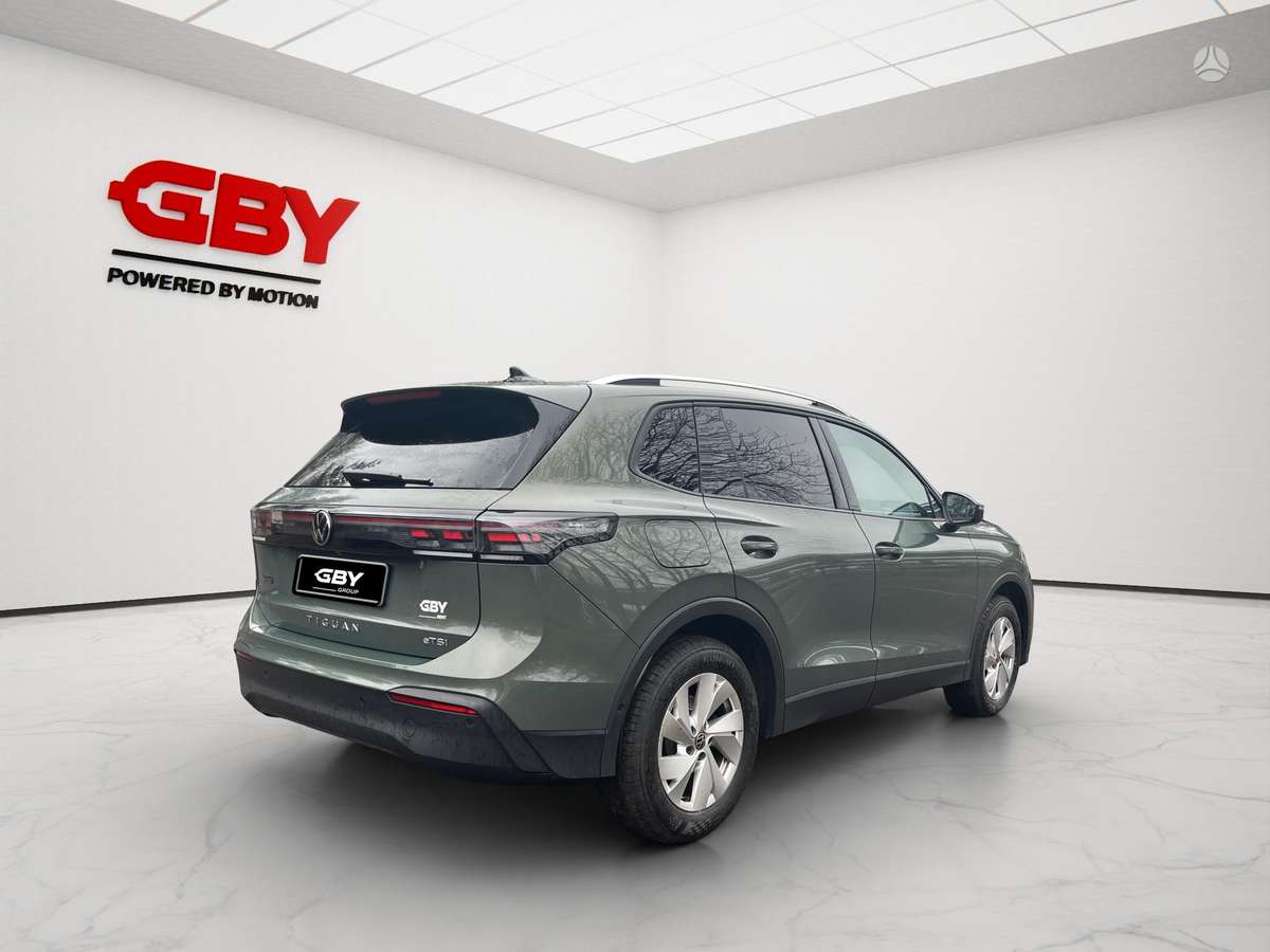 Volkswagen Tiguan - 5