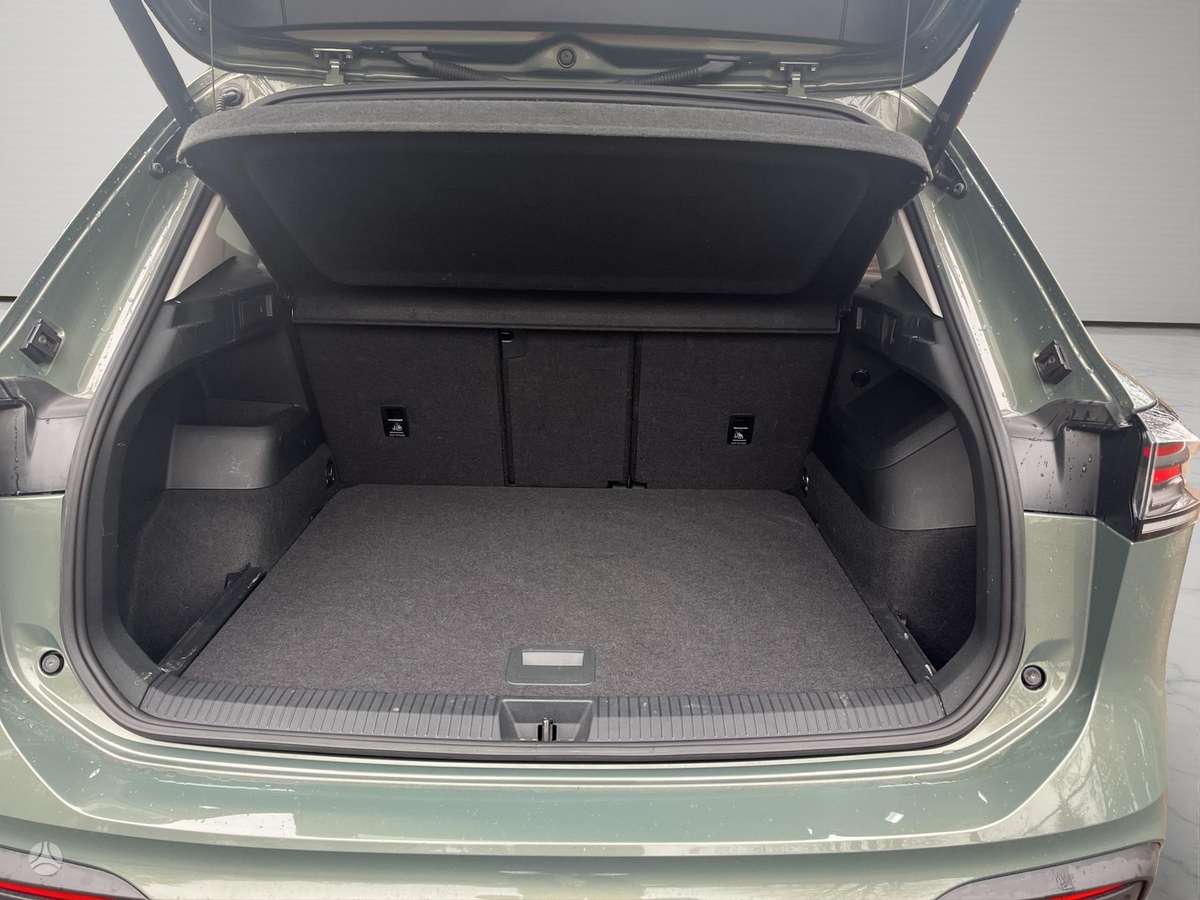 Volkswagen Tiguan - 12