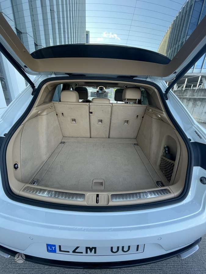Porsche Macan, visurgājējs / krosovers