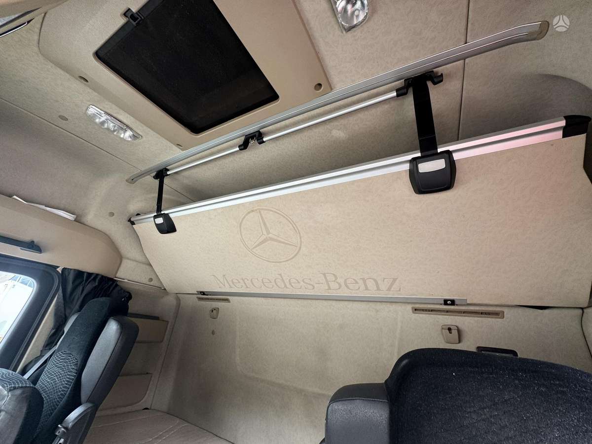 Mercedes-Benz Actros, double sleeper