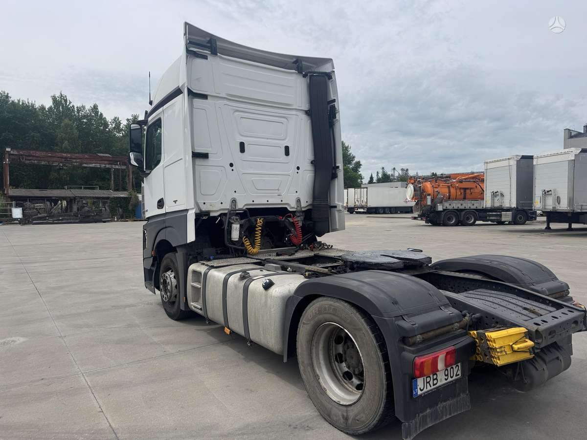 Mercedes-Benz Actros, double sleeper