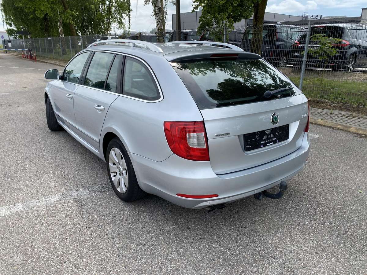 Skoda Superb, 1.6 l., universalas