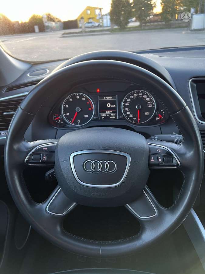 Audi Q5, 2.0 l., off-road / crossover