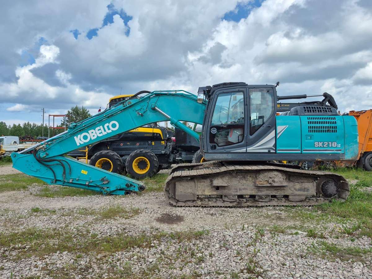 Kobelco SK210LC-11, экскаваторы