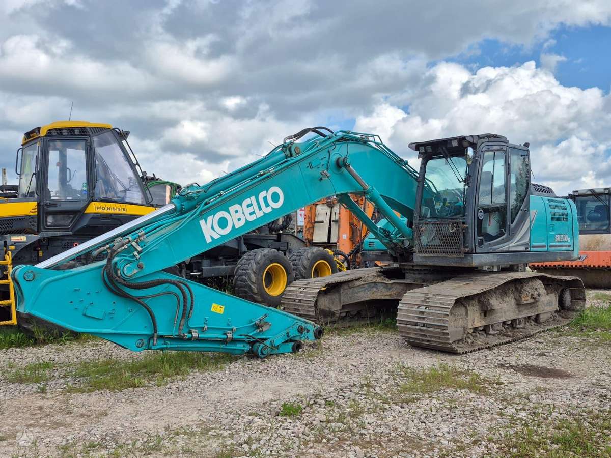 Kobelco SK210LC-11, экскаваторы