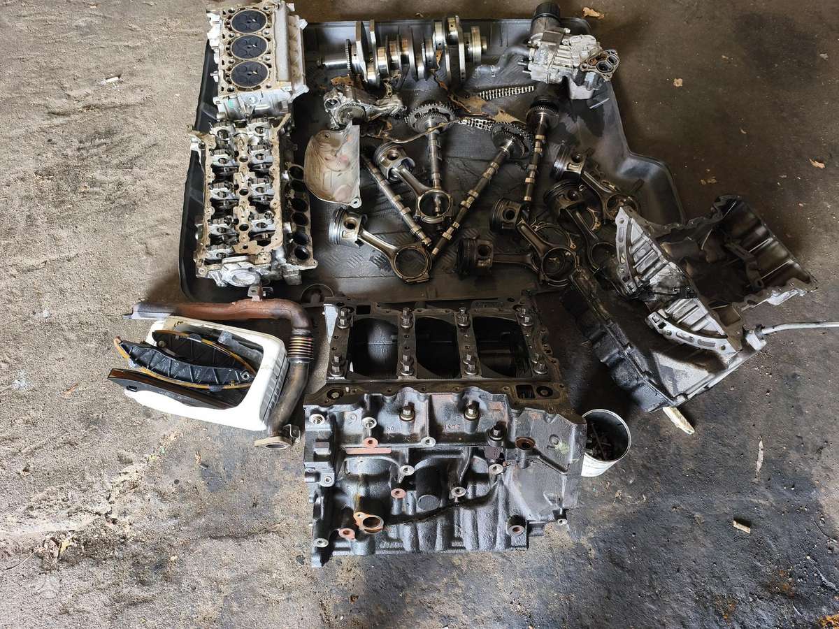 Jeep Grand Cherokee engine parts