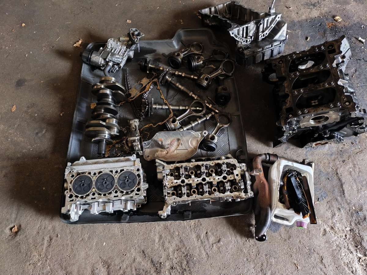 Jeep Grand Cherokee engine parts