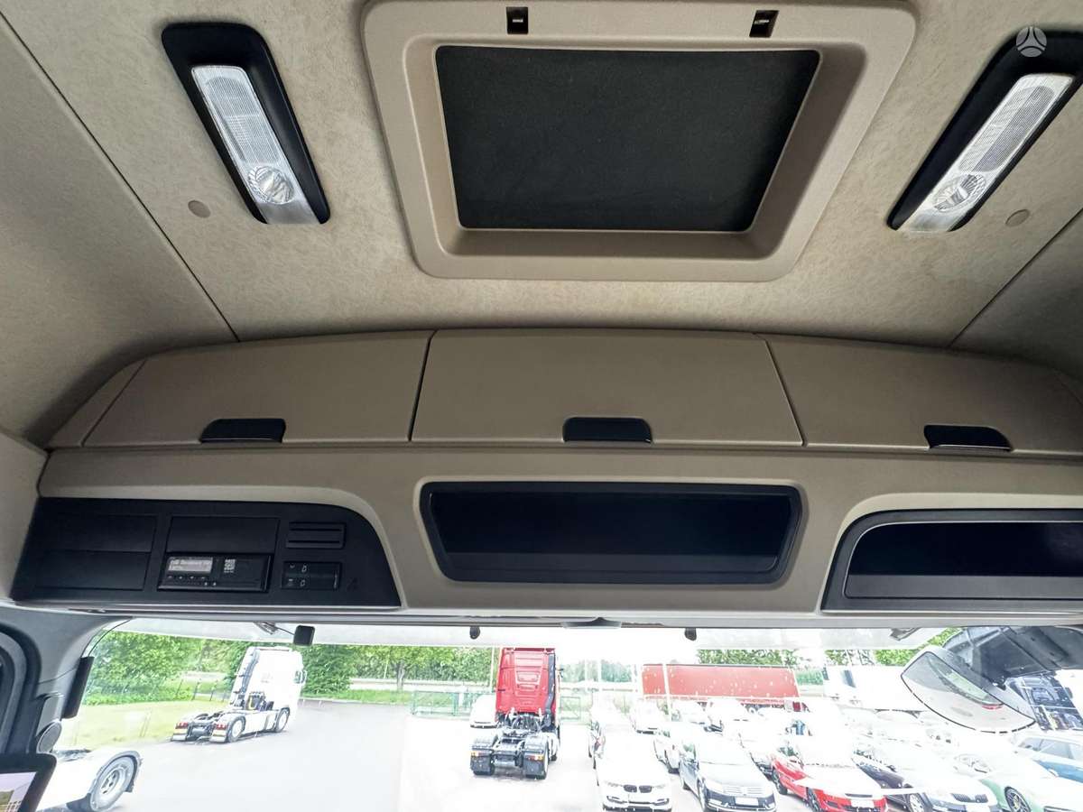 Mercedes-Benz Actros 1845 Big Space, double sleeper