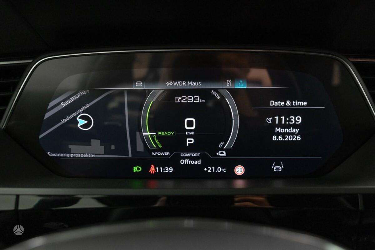 Audi e-tron, off-road / crossover