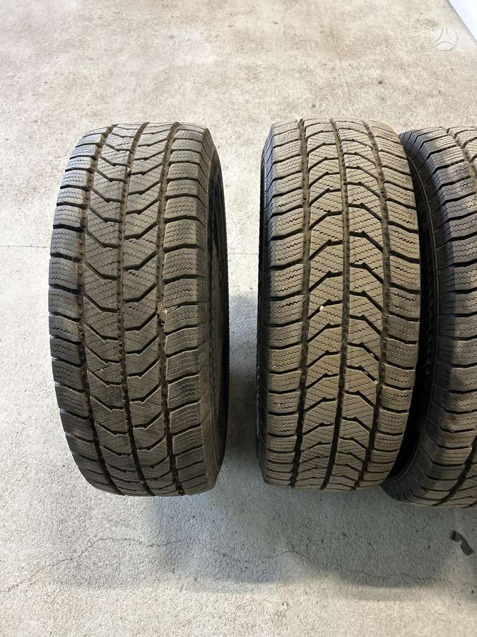 Continental, universalios 215/65 R16
